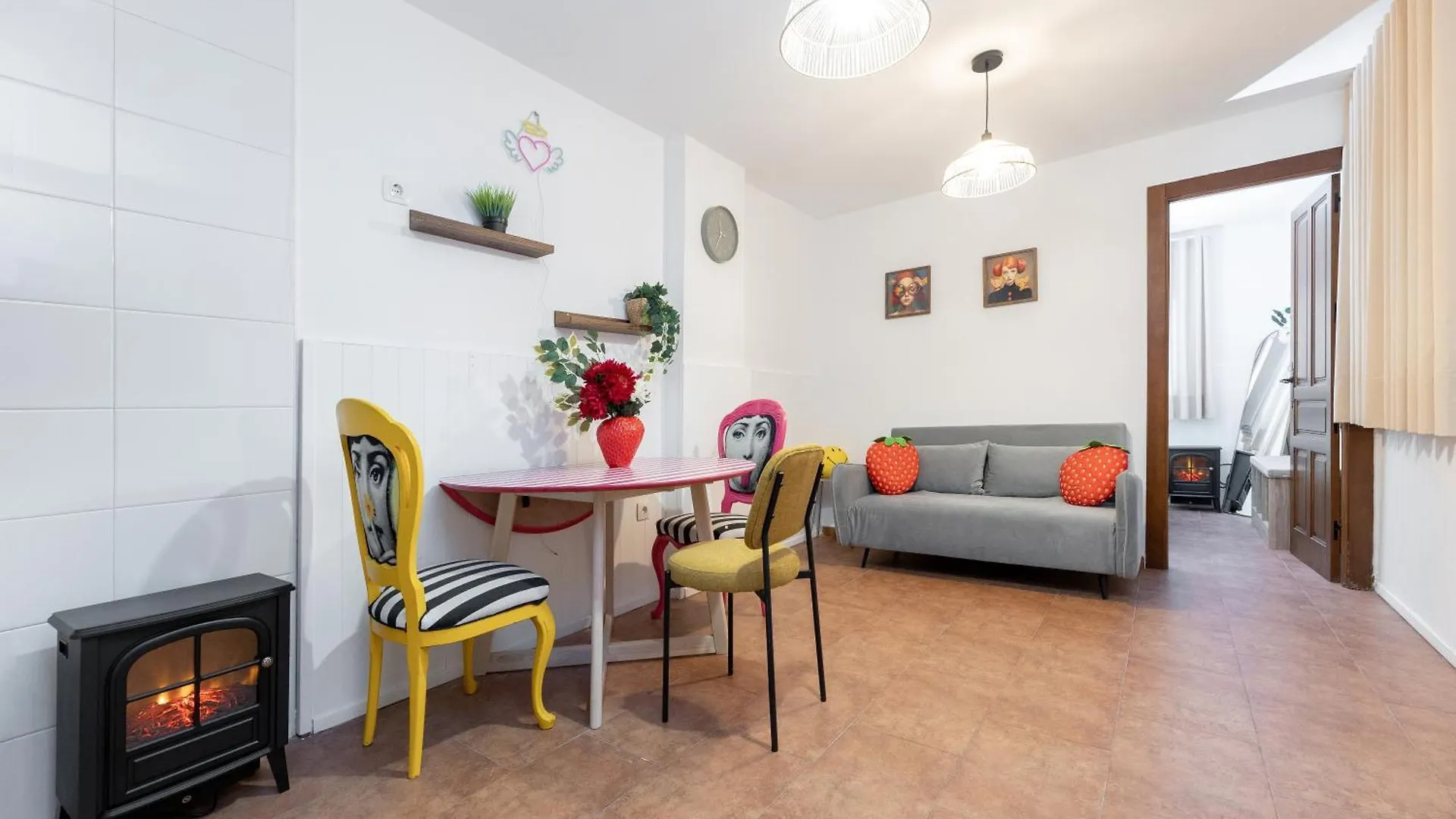 Apartamentos - Pinksparrow - Granada 0*,