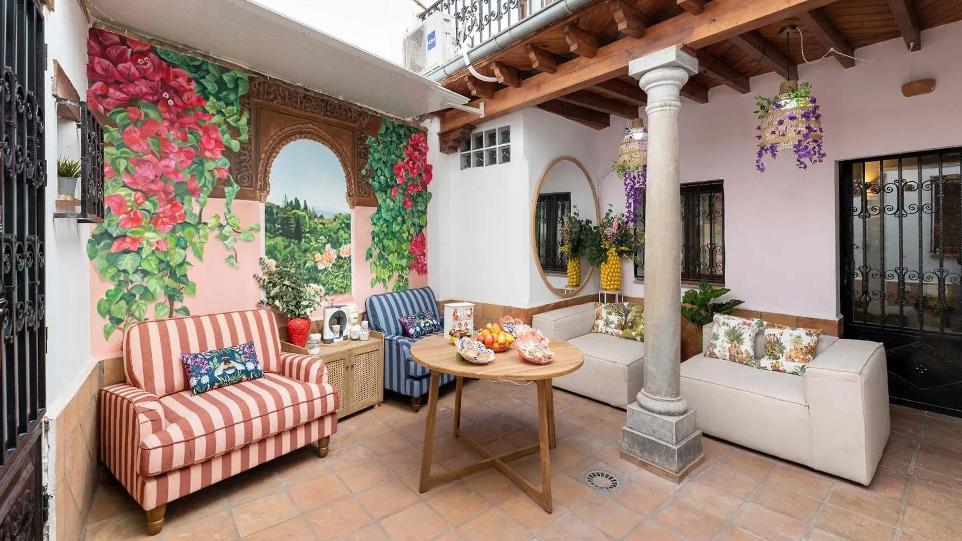 Apartamentos - Pinksparrow - Granada 0*,  İspanya